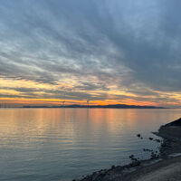 구봉도에서 본 낙조지는 영흥도